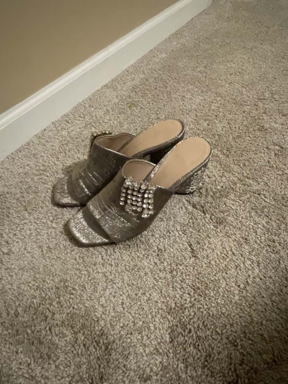 Stuart Weitzman Theone Jeweled Slides Size 7 Silver Metallic Mules